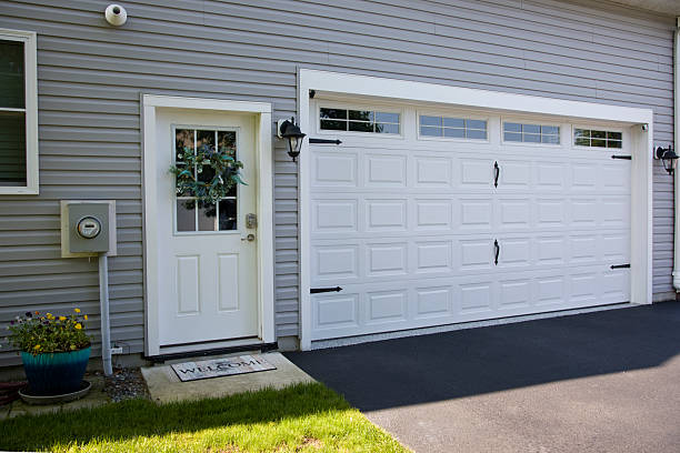 24/7 Emergency Garage Door Panel Replacement experts in Benton County County, OR